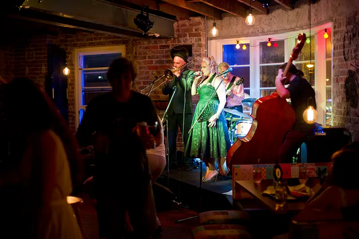 Pia Andersen @ Miss Peaches - Newtown